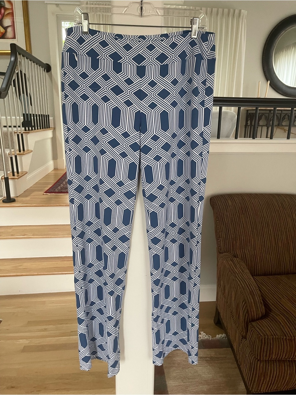 J. McLaughlin Blue and White Geometric Women’s Leggings